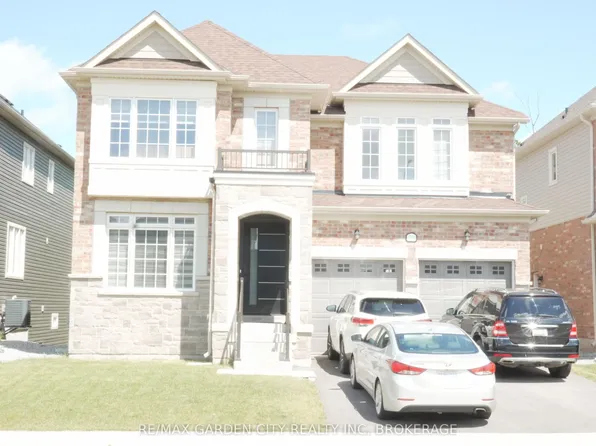 9224 White Oak Ave, Niagara Falls, ON L2G 3P6