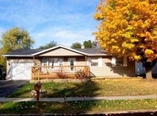 1607 Rockcastle Park Dr, Valparaiso, IN 46383