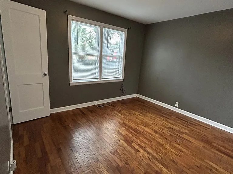 111 W Lindburg St — Photo 5