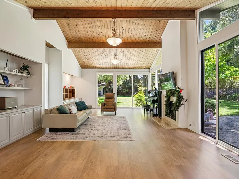 886 Berkeley Ave — Photo 8