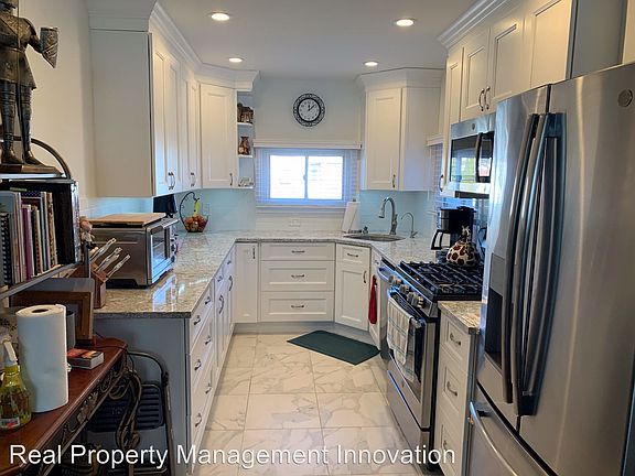 3rd image of 220 Oconnell St