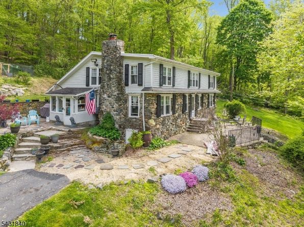 30 Hoffmans Crossing Rd