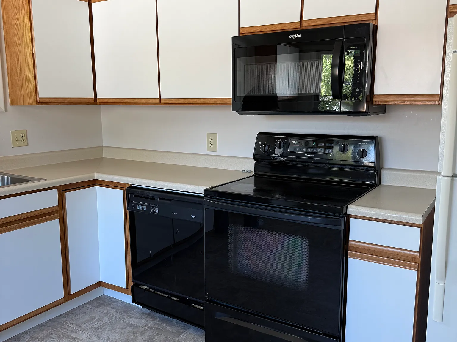 3 bed, 1450 sqft, $2,200 — Photo 2