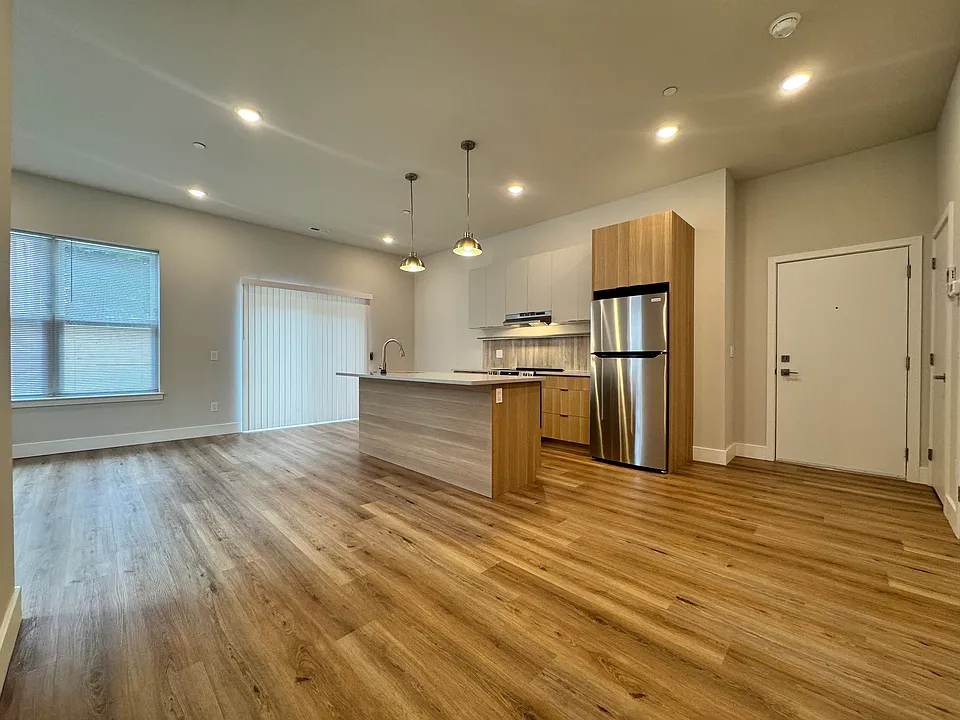 5222-24 Chester Ave #2