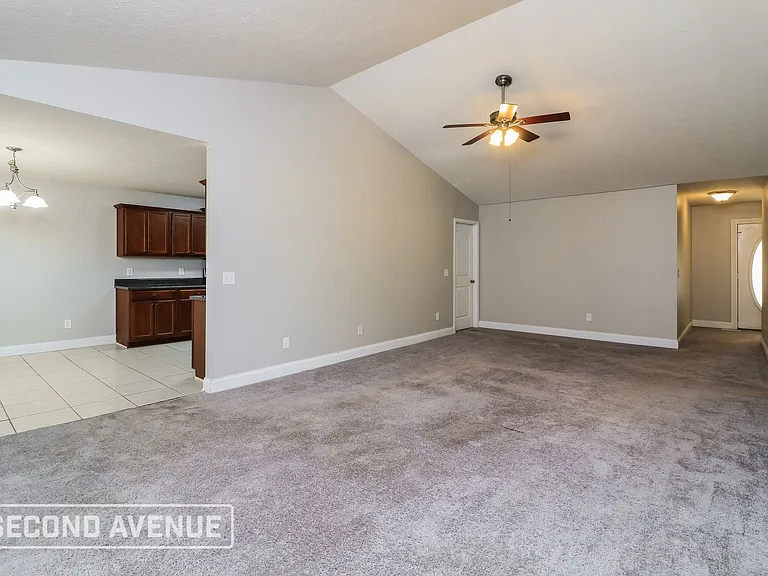 273 Patriot Dr — Photo 3