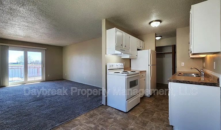2414 3rd Ave N #7 — Photo 5