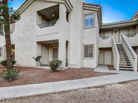 3rd image of 816 Yacht Harbor Dr Unit 102