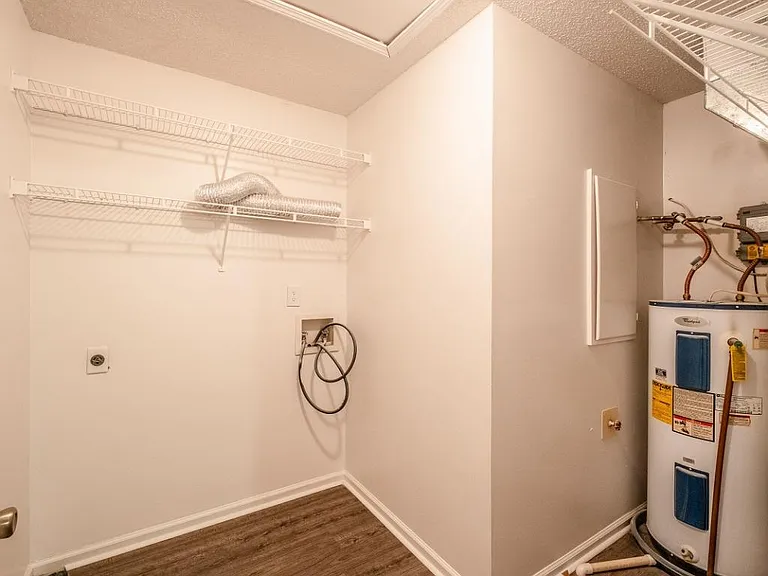 Kings Place Apartments — Photo 9