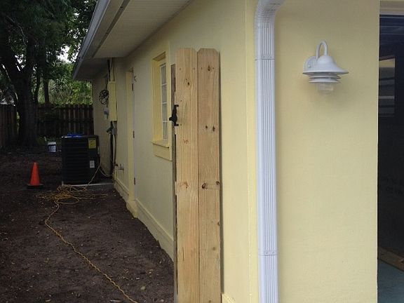 5th image of 1312 Killian St