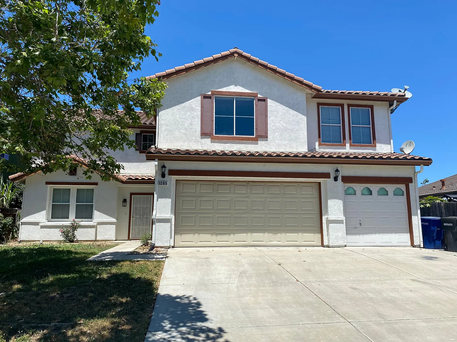 1205 Flicker Ln photo 1