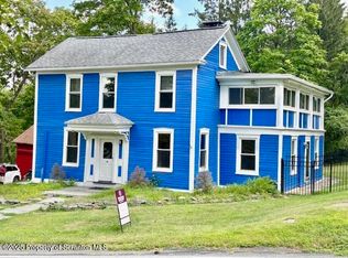 698 N Abington Rd, Waverly Township, PA 18411