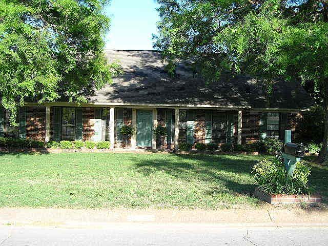 1st image of 1008 Cherokee Dr