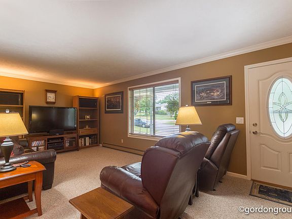5th image of 3945 York View Dr NW