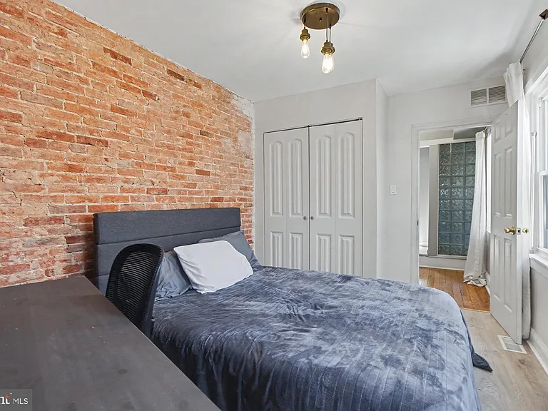 14 Poultney St — Photo 22