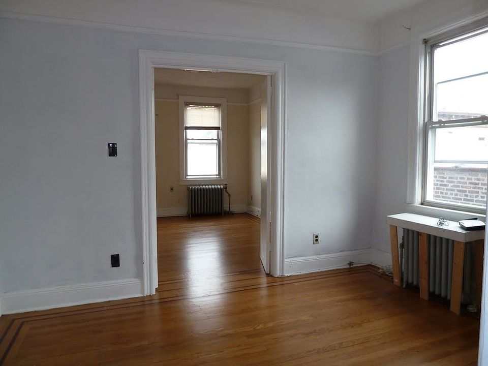 2nd image of 2549 18th St APT 2