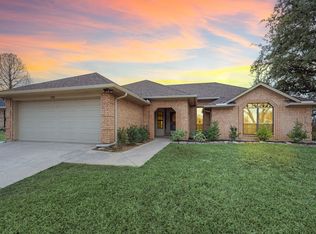 133 Springhill Dr, Hurst, TX 76054