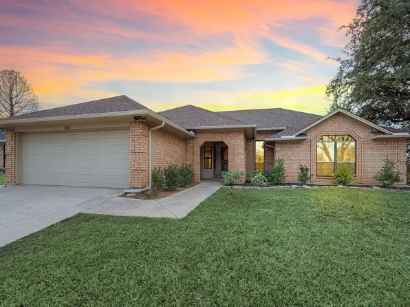 133 Springhill Dr, Hurst, TX 76054