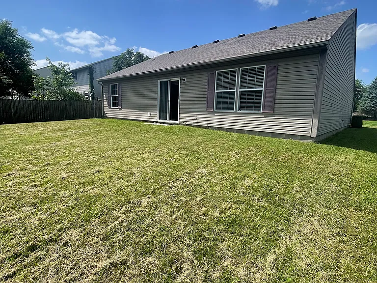 Oakview Dr — Photo 16
