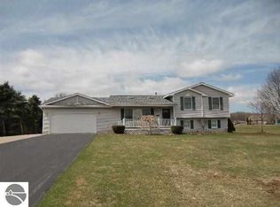 844 Snow Apple Dr, Traverse City, MI 49685