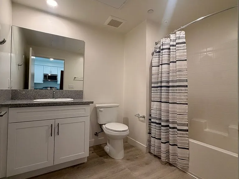 YaYa Glenoaks, LLC — Photo 21