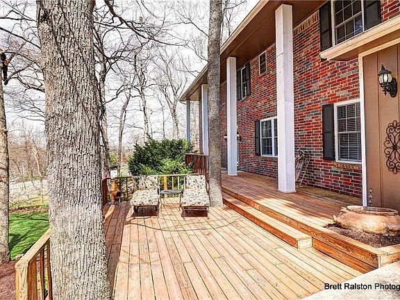 2nd image of 986 N Tanglebriar Ln