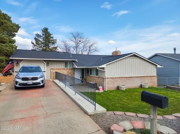 505 Viewcrest Pl, Selah, WA 98942