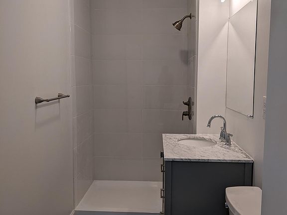 3rd image of 7 Putnam St Floor 2