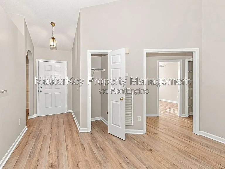 201 Harvester Dr — Photo 10