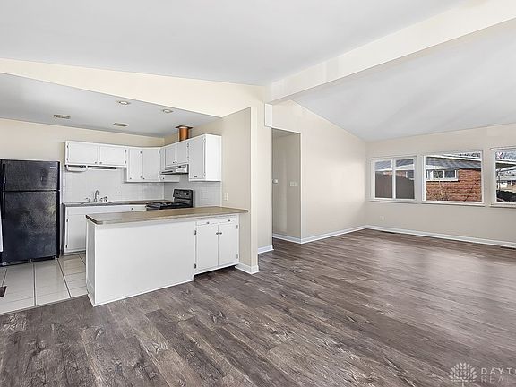 3rd image of 4946 Bayside Dr