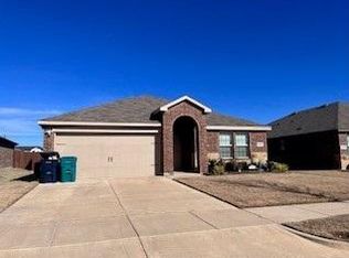 1005 Meadow Hill St, Denton, TX 76207