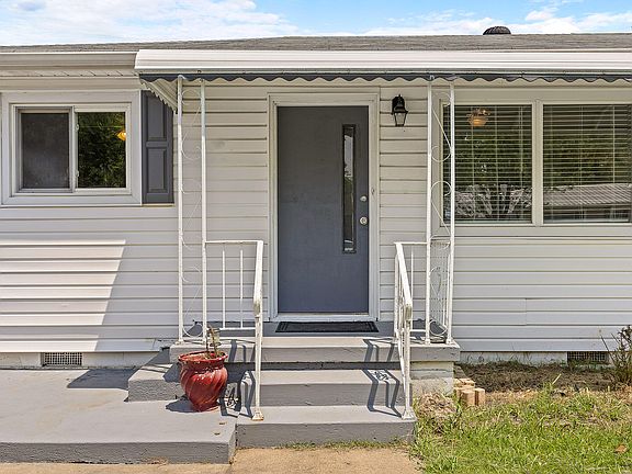 3rd image of 4327 Esterbrook Dr