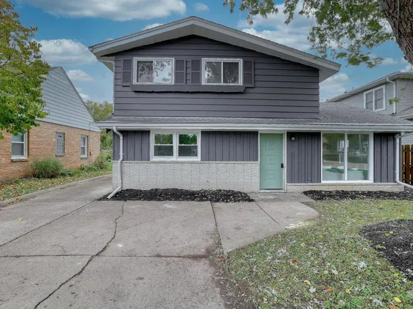 1112 S 121st STREET, West Allis, WI 53214