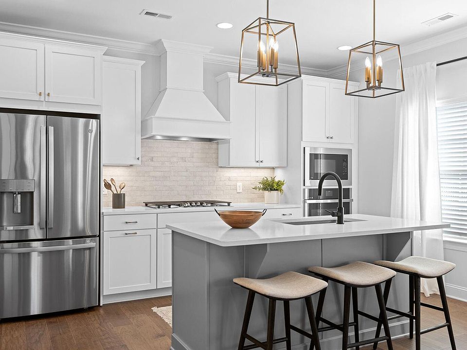 2nd image of 1081 Omaha Cir #97