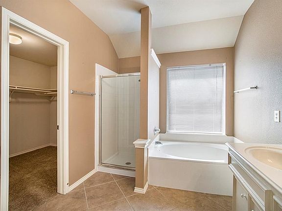 4th image of 20502 Daisy Bloom Ct