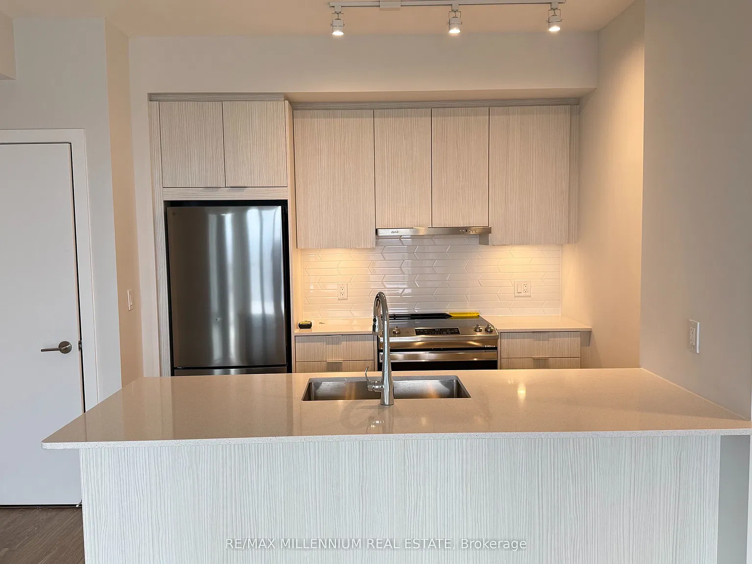 2 bed, $2,800 — Photo 3