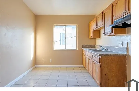 11124 S Normandie Ave #6 — Photo 8