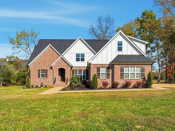 2nd image of 1497 Phillips Rd