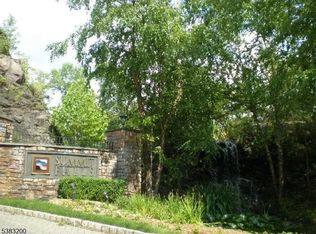 163 Vista Ter, Pompton Lakes, NJ 07442