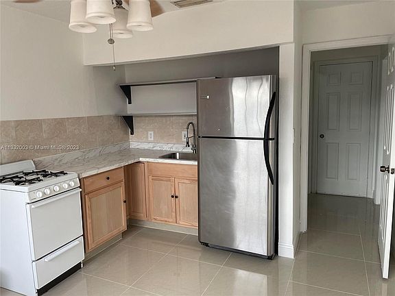 3rd image of 2416 SW 138th Ct #0