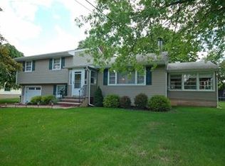 826 Country Club Rd, Bridgewater, NJ 08807