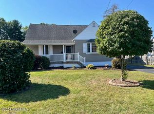 139 Miles Standish Rd, Schenectady, NY 12306