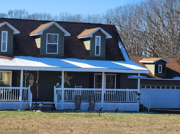 26 Ranchero Rd, Wayside, WV 24985