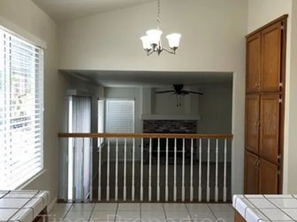 160 Hopfield Dr, Folsom, CA 95630