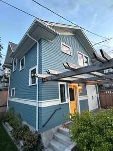 1111 19th Ave E, Seattle, WA, 98112