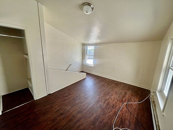 4th image of 1010 S Hall St #1