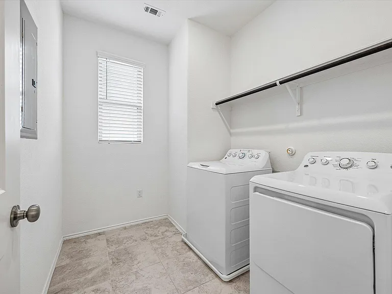 10303 Buster Dr — Photo 26