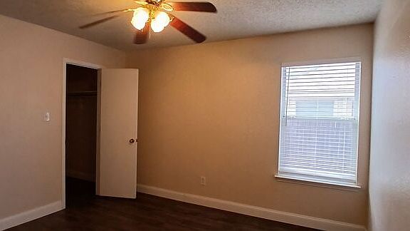 5th image of 3909 Periwinkle Dr
