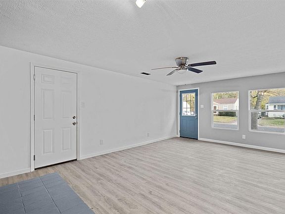 4th image of 4317 Saint Agnes Ln