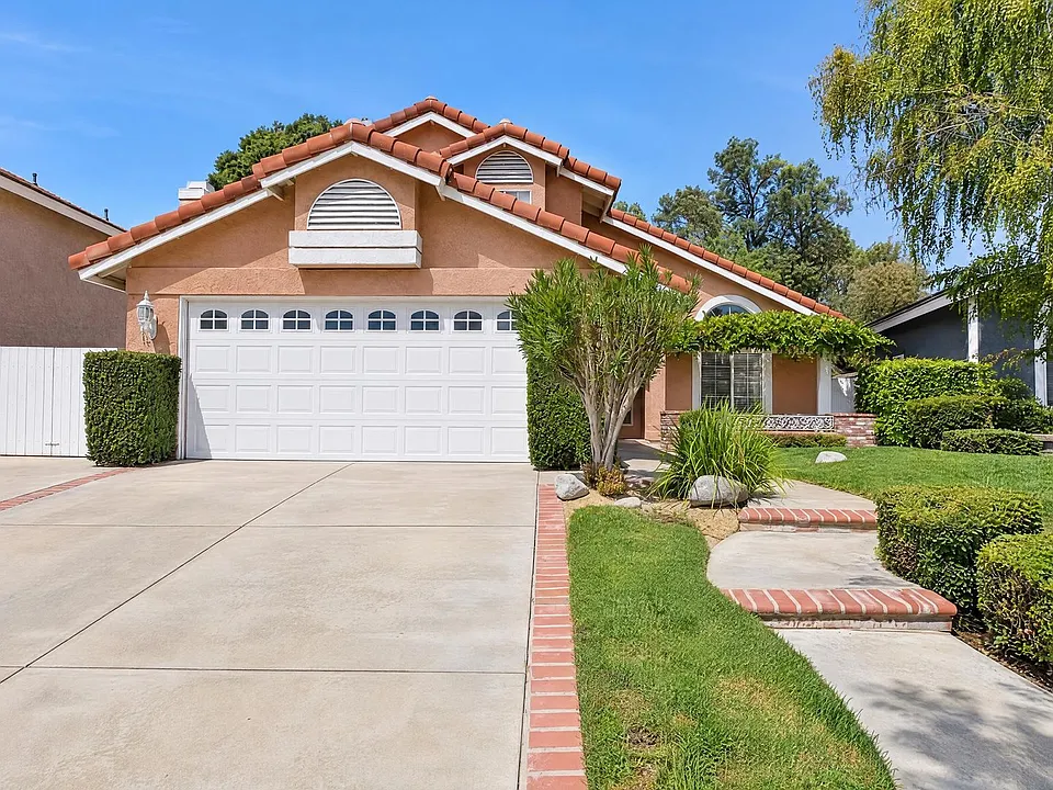 22441 Cardiff Dr