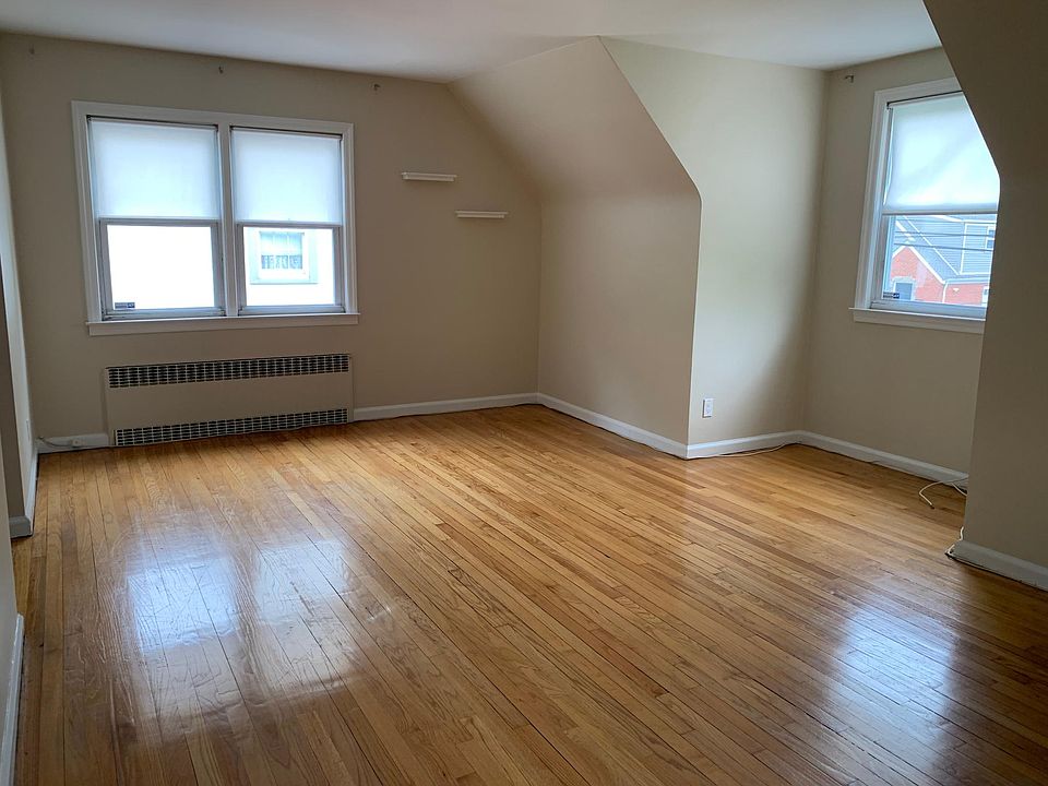 1st image of 378 Tulip Ave #2
